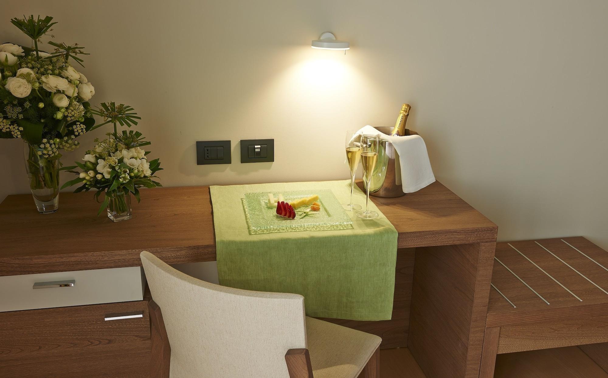 Hotel CalaCuncheddi Olbia Esterno foto